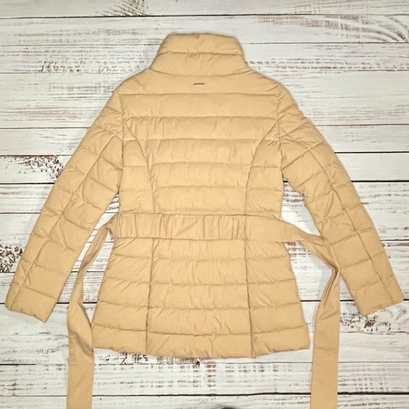 Guess Women's blush pink puffer coat. - Picture 2 of 8